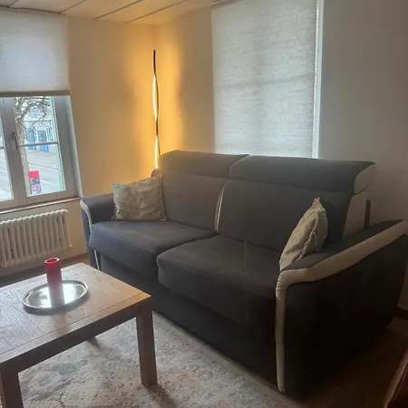 Grosse Neue In Mit Whirlpool דירה