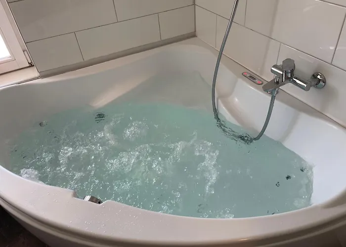 Lejlighed Grosse Neue In Mit Whirlpool