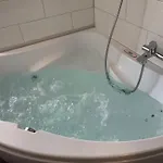 Lägenhet Grosse Neue In Mit Whirlpool